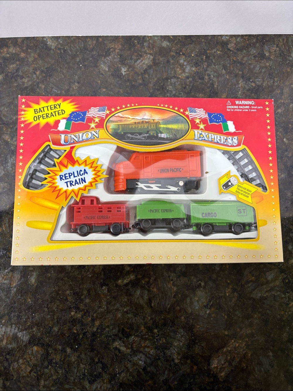 MOONBO BATTERY
OPERATED 16 PIECE UNION
EXPRESS TRAIN SET, Union Pacific Engine
